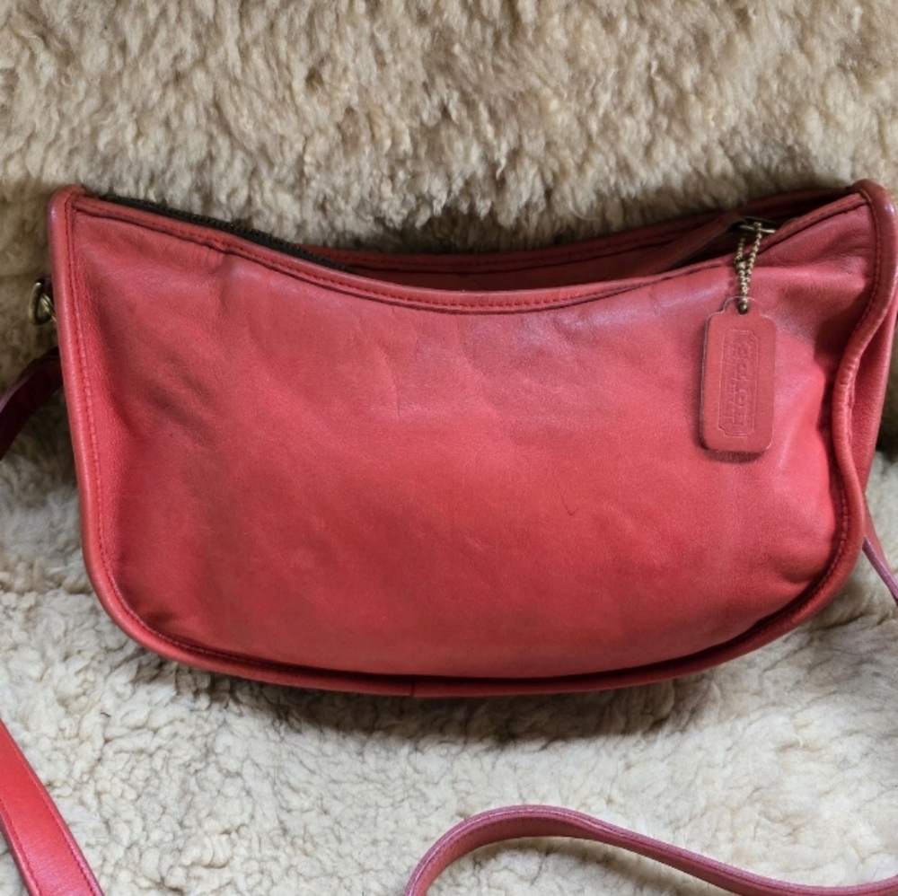 Coach Large Swinger Hobo Bag in Faded Red Leather